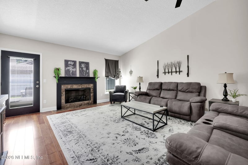 10164 Bear Valley Rd, Jacksonville, FL 32257