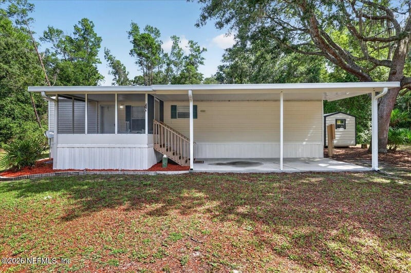 101 Diamond Lake Dr, Crescent City, FL 32112