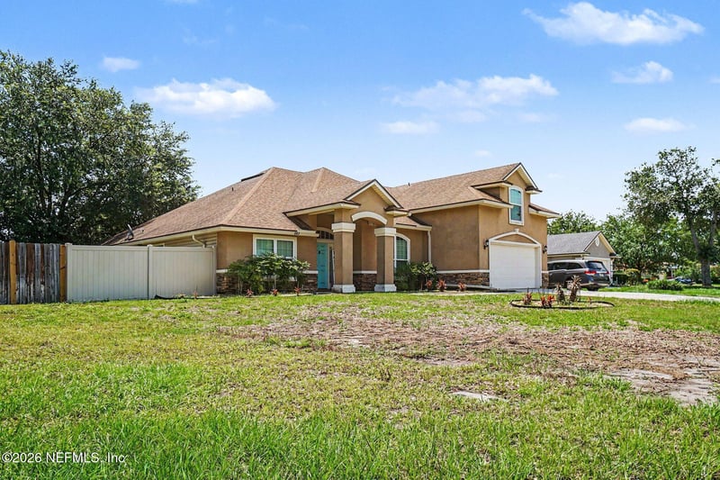 663 Mandy Oaks Dr, Jacksonville, FL 32220