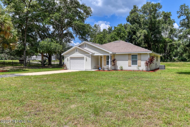 101 Killian Dr, Hawthorne, FL 32640