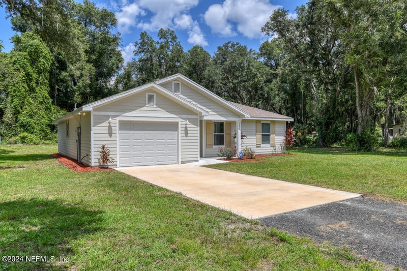 101 Killian Dr, Hawthorne, FL 32640