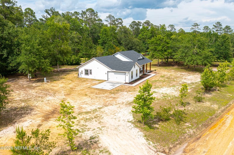 8021 Yellow Pine Cir, Glen St Mary, FL 32040