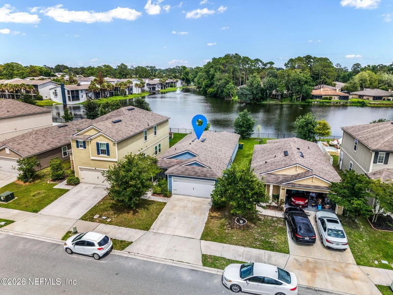 8342 Meadow Walk Ln, Jacksonville, FL 32256