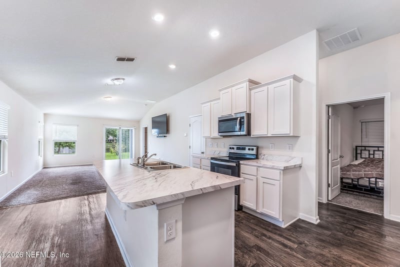 8342 Meadow Walk Ln, Jacksonville, FL 32256