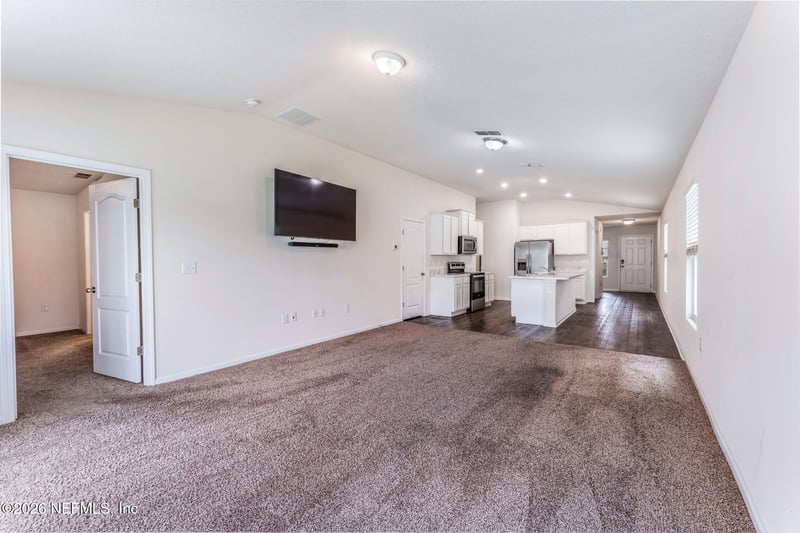 8342 Meadow Walk Ln, Jacksonville, FL 32256
