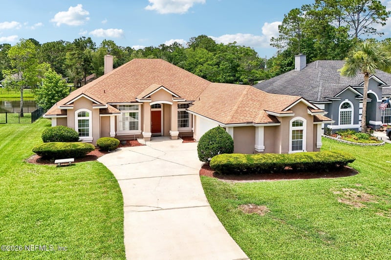 392 Maplewood Dr, St Johns, FL 32259
