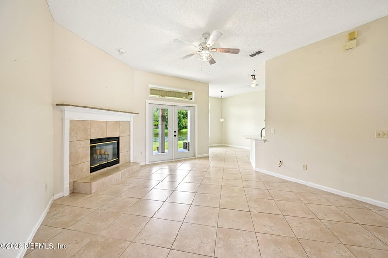 392 Maplewood Dr, St Johns, FL 32259