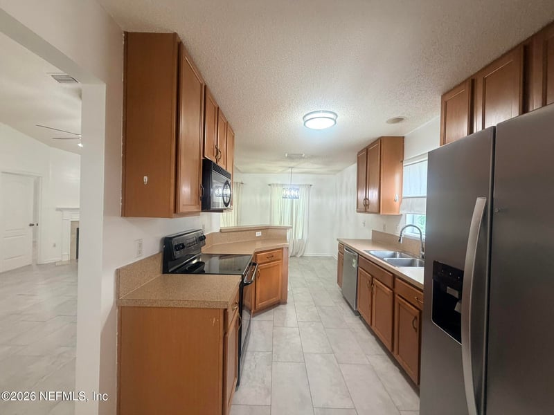 6423 Crimson Leaf Ln, Jacksonville, FL 32244