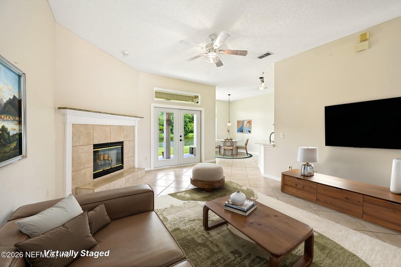 392 Maplewood Dr, St Johns, FL 32259