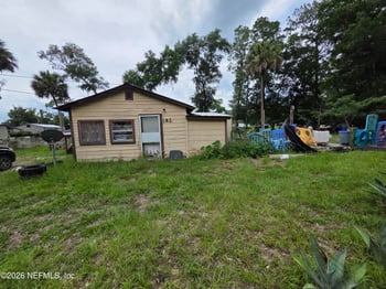 105 Brooks St, Pomona Park, FL 32181