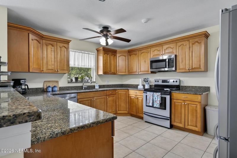 8622 St Patrick Ln, Jacksonville, FL 32216
