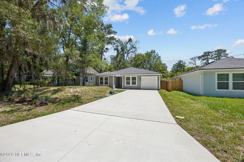 8462 Buttercup St, Jacksonville, FL 32210