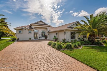 23 Arena Lake Cir, Palm Coast, FL 32137
