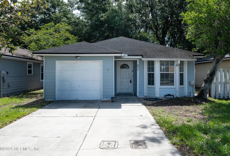 877 Jackson Rd, Jacksonville, FL 32225