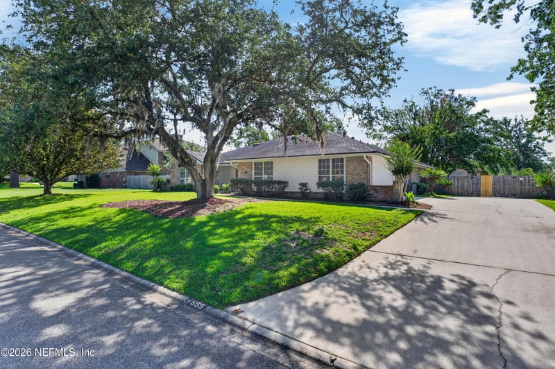 655 Fingal Dr, Orange Park, FL 32073