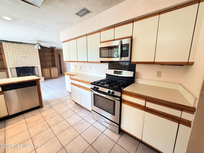 1530 Navaho Ave, Jacksonville, FL 32210