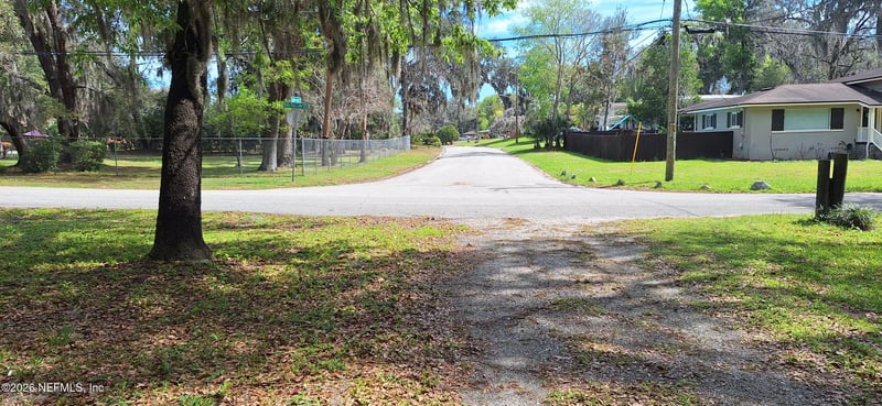 1900 Holly Oaks Lake Rd, Jacksonville, FL 32225