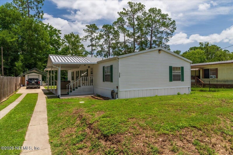 120 Waterway Ave, Satsuma, FL 32189