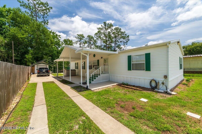 120 Waterway Ave, Satsuma, FL 32189