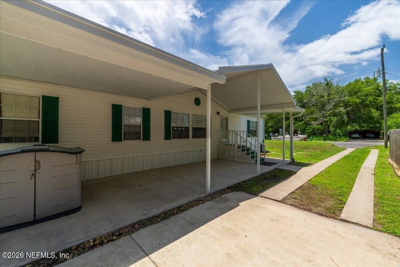 120 Waterway Ave, Satsuma, FL 32189