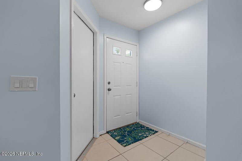 3915 Meadowview Dr, Jacksonville, FL 32225