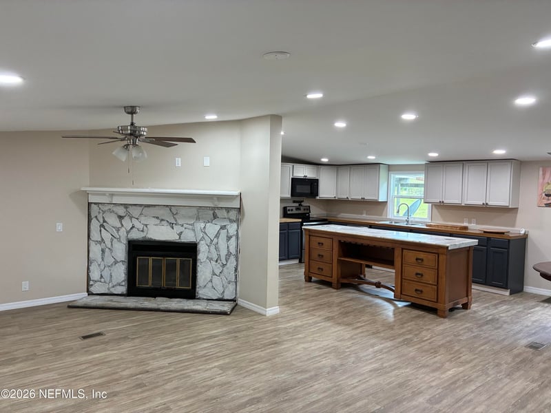 636 Union Ave, Interlachen, FL 32148