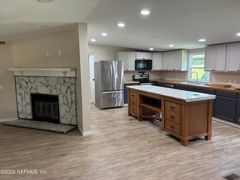 636 Union Ave, Interlachen, FL 32148