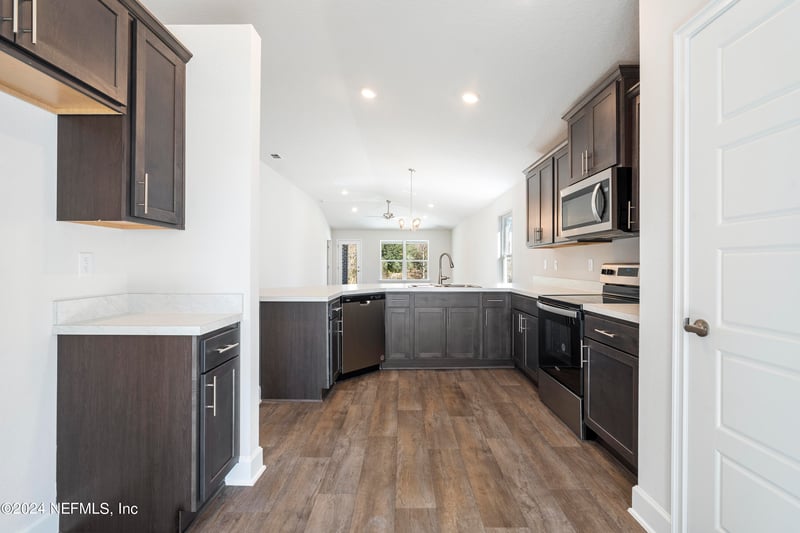 8345 Helmsley Blvd, Jacksonville, FL 32219