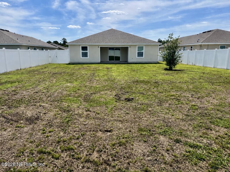 8656 Newnan Lake Dr, Macclenny, FL 32063