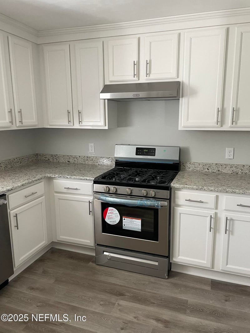 3677 Walsh St, Jacksonville, FL 32205