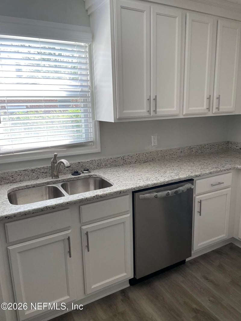 3677 Walsh St, Jacksonville, FL 32205