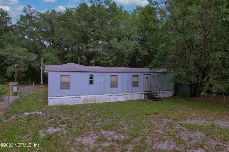 104 Helen Ave, Interlachen, FL 32148