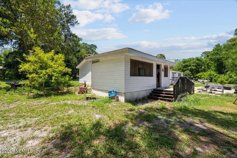 4065 Silver Lake Dr, Palatka, FL 32177