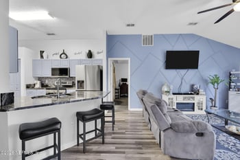 8267 Stelling Dr, Jacksonville, FL 32244