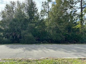 7768 Spaner Rd, Jacksonville, FL 32256