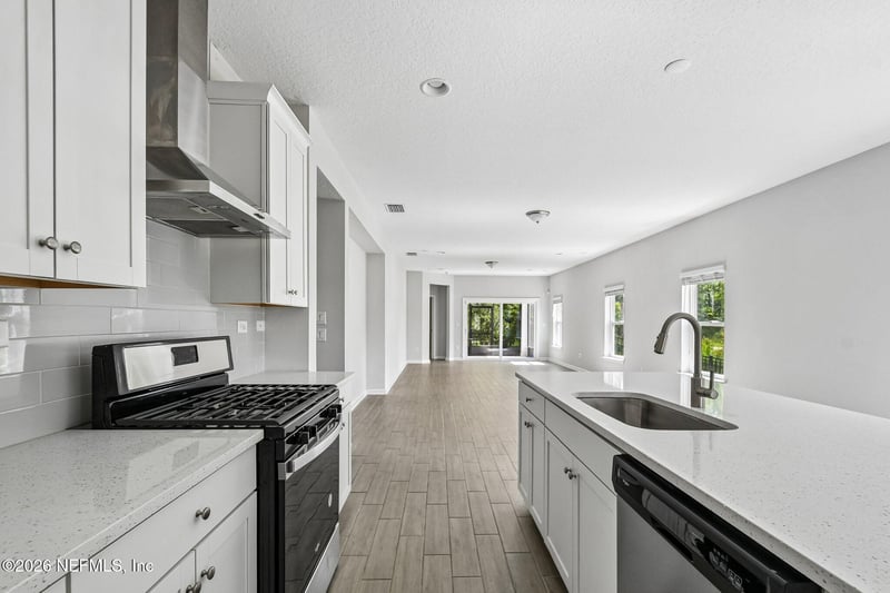 184 Wineberry Ln, St Johns, FL 32092