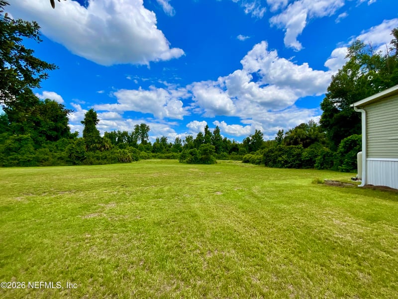 122 Tanner Rd, Florahome, FL 32140