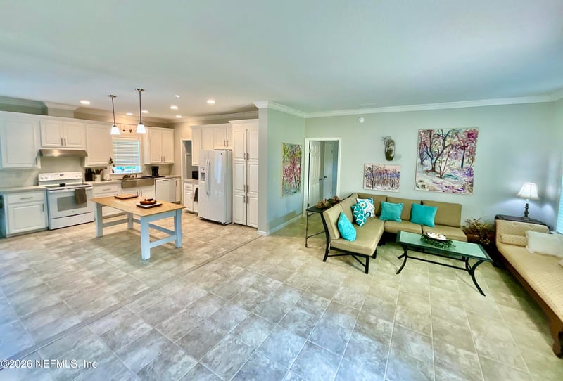 122 Tanner Rd, Florahome, FL 32140