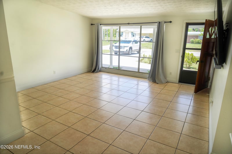 106 River Dr, East Palatka, FL 32131