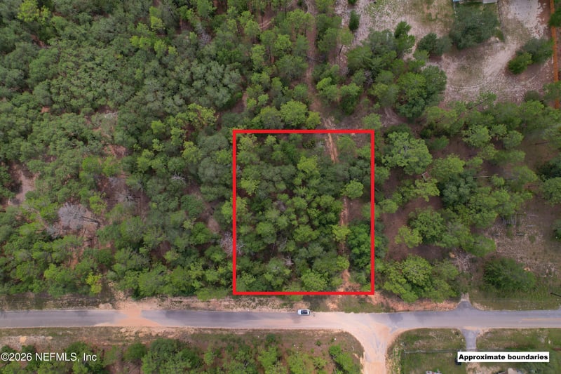 107 Paris St, Interlachen, FL 32148
