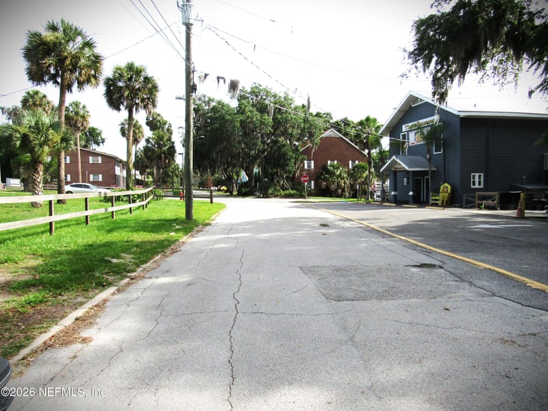 14 Lake St, Crescent City, FL 32112