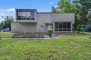 633 Delaware Ave, Deland, FL 32720