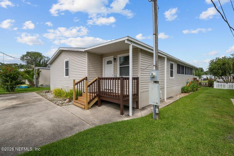 41 Scott St, Welaka, FL 32193