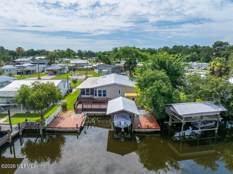 41 Scott St, Welaka, FL 32193