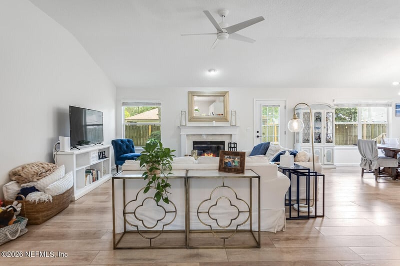244 Clover Ct, St Johns, FL 32259