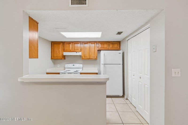 7684 Jana Ln, Jacksonville, FL 32210