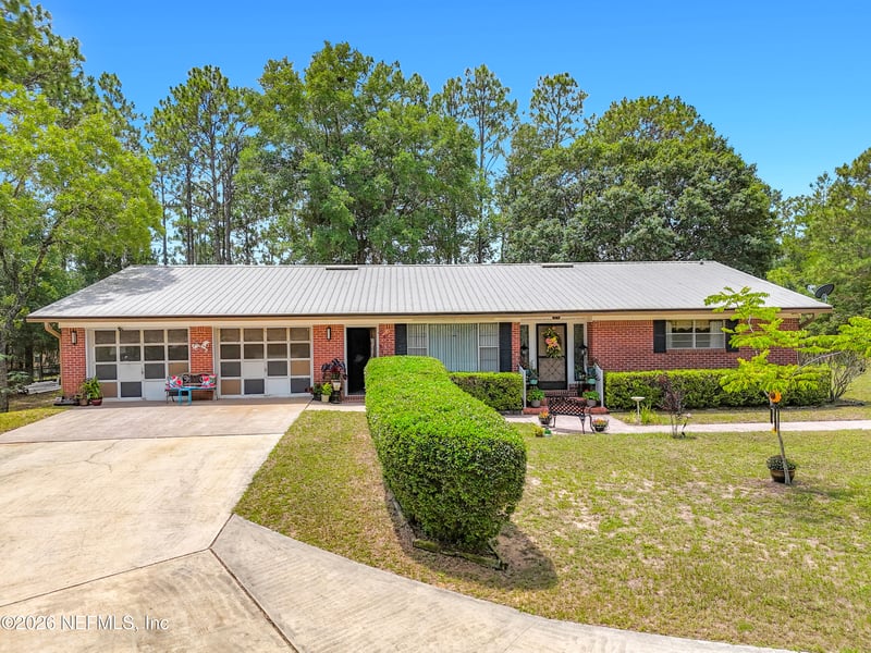 110 Patch St, Interlachen, FL 32148