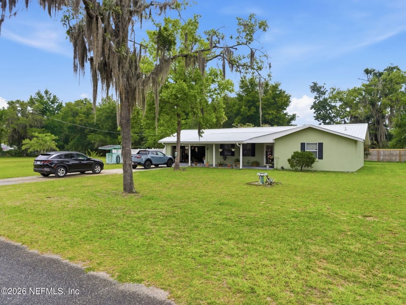 334 7th Way, Interlachen, FL 32148