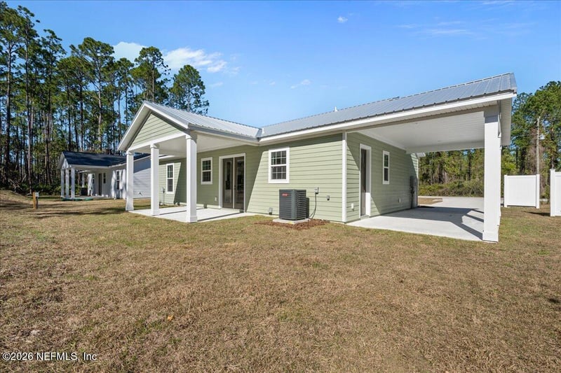 543 Palmetto Bluff Rd, Palatka, FL 32177