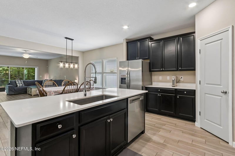 10863 Ventnor Ave, Jacksonville, FL 32218